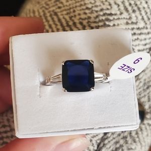 BP Modern with A Twist ring